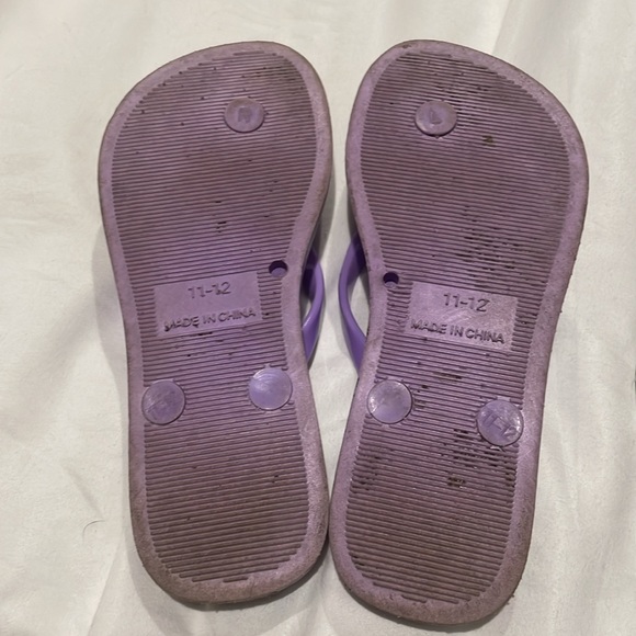 Girls flip flop duo 10-11 and 11-12 to carry u all the way through summer guc - Picture 2 of 8